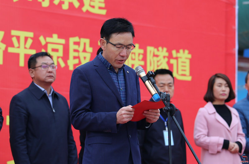 6、甘肅新科建工監(jiān)理咨詢有限公司副總經(jīng)理、PTKZJL1標(biāo)駐地高監(jiān)劉鵬舟講話。.jpg